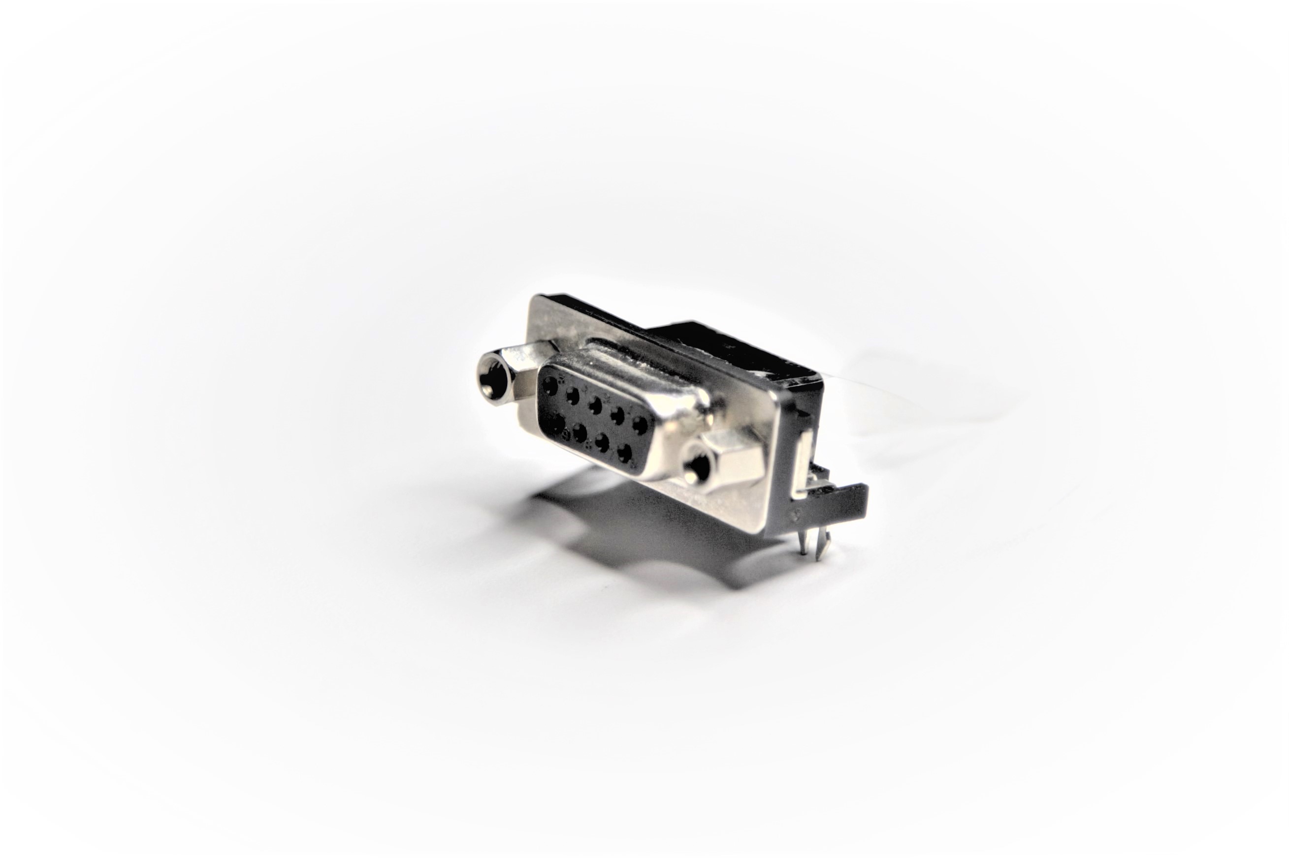 ADA03-09F-1122A12N0 (D-Sub, 9 Pin Right Angle)