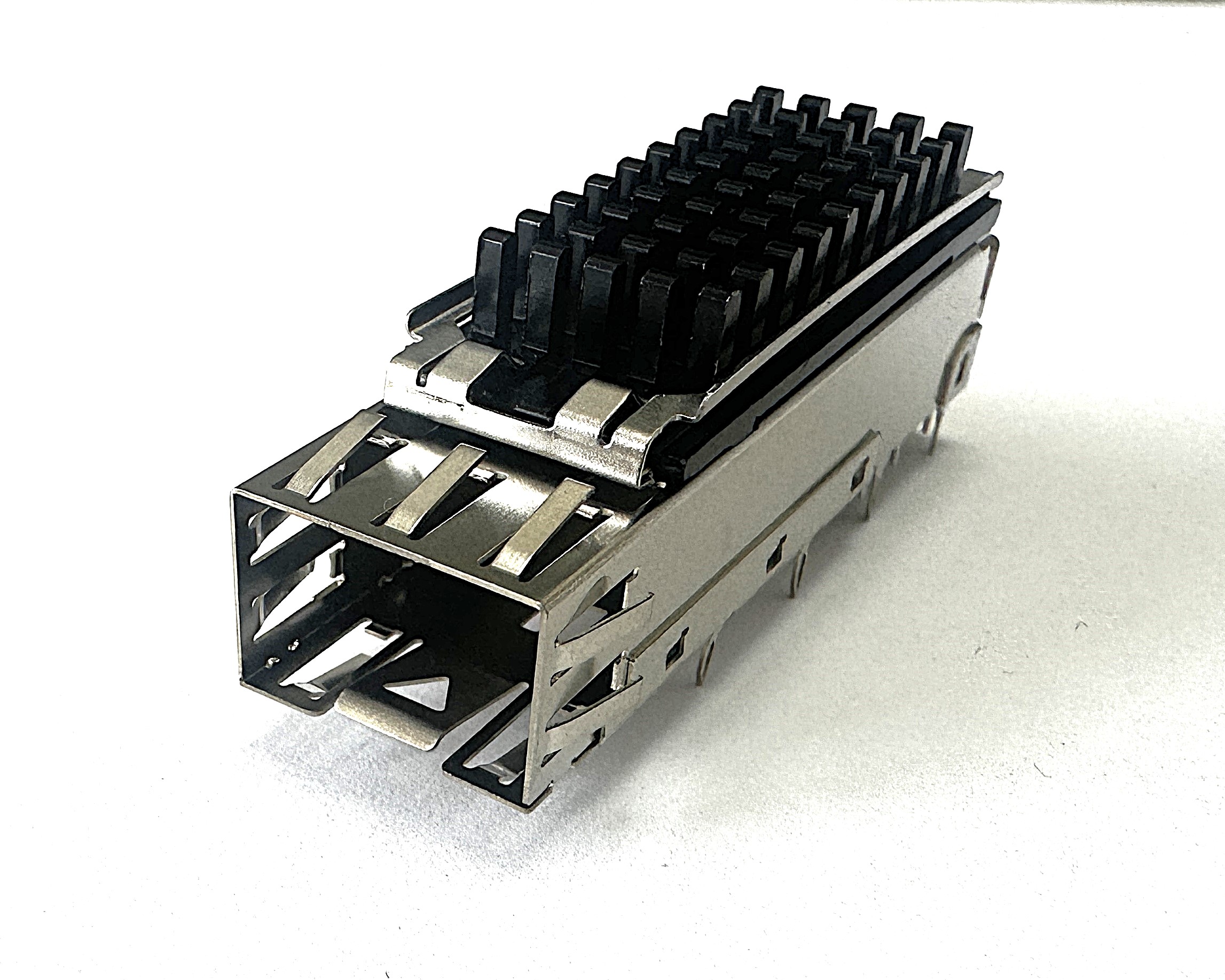 ASP01-631101Y-AE4-B-H (SFP 1x1 Cage with Heat Sink)