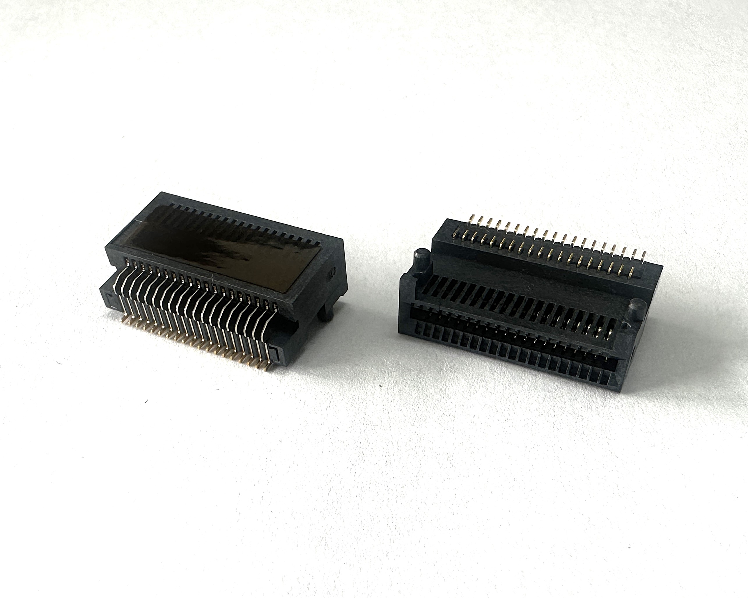 ASP03-65Z38101A-H (QSFP 1x1 Connector)