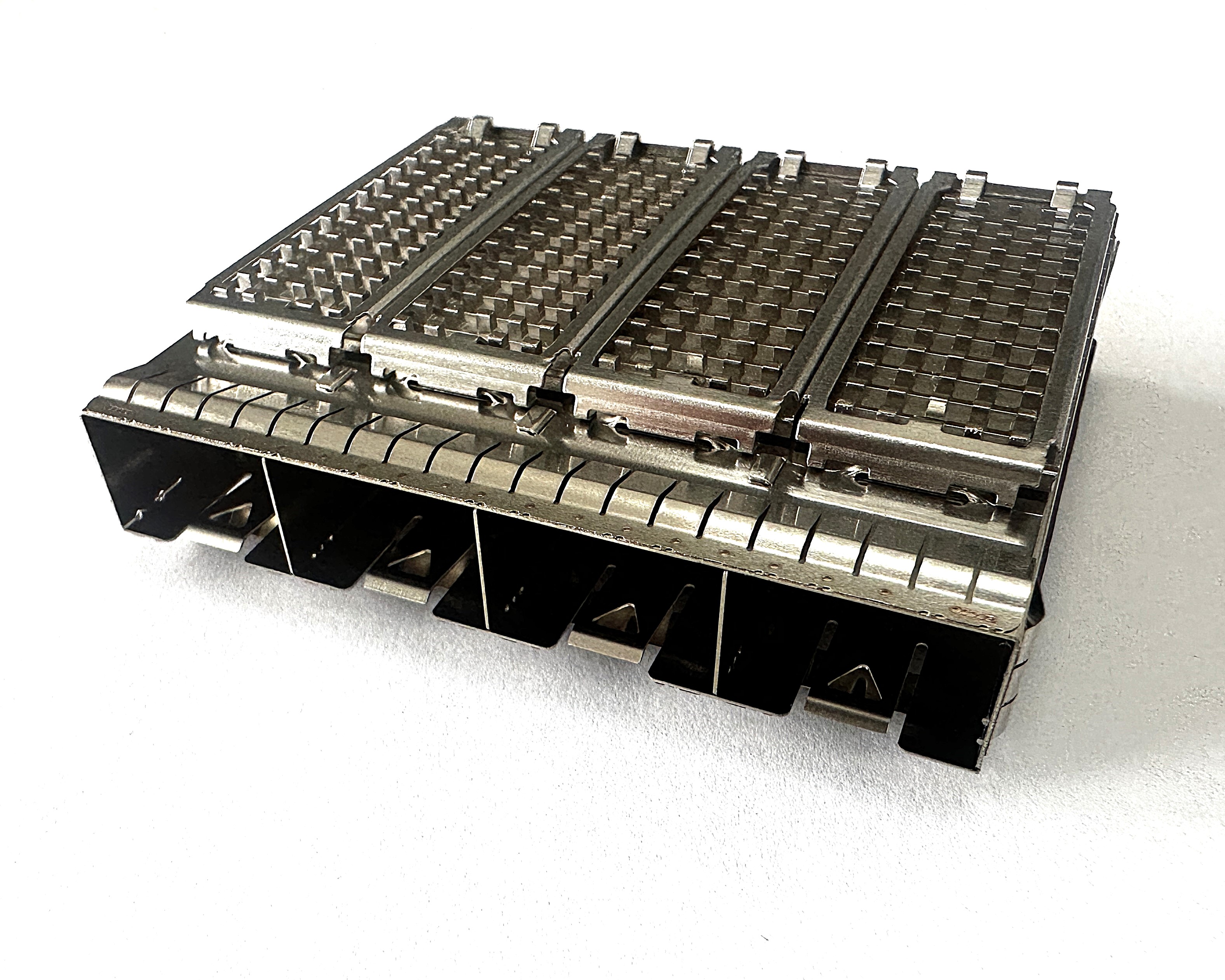 ASP04-6814101YAE2-H (SFP28 1x4 Cage with Heatsink with EMI Spring)
