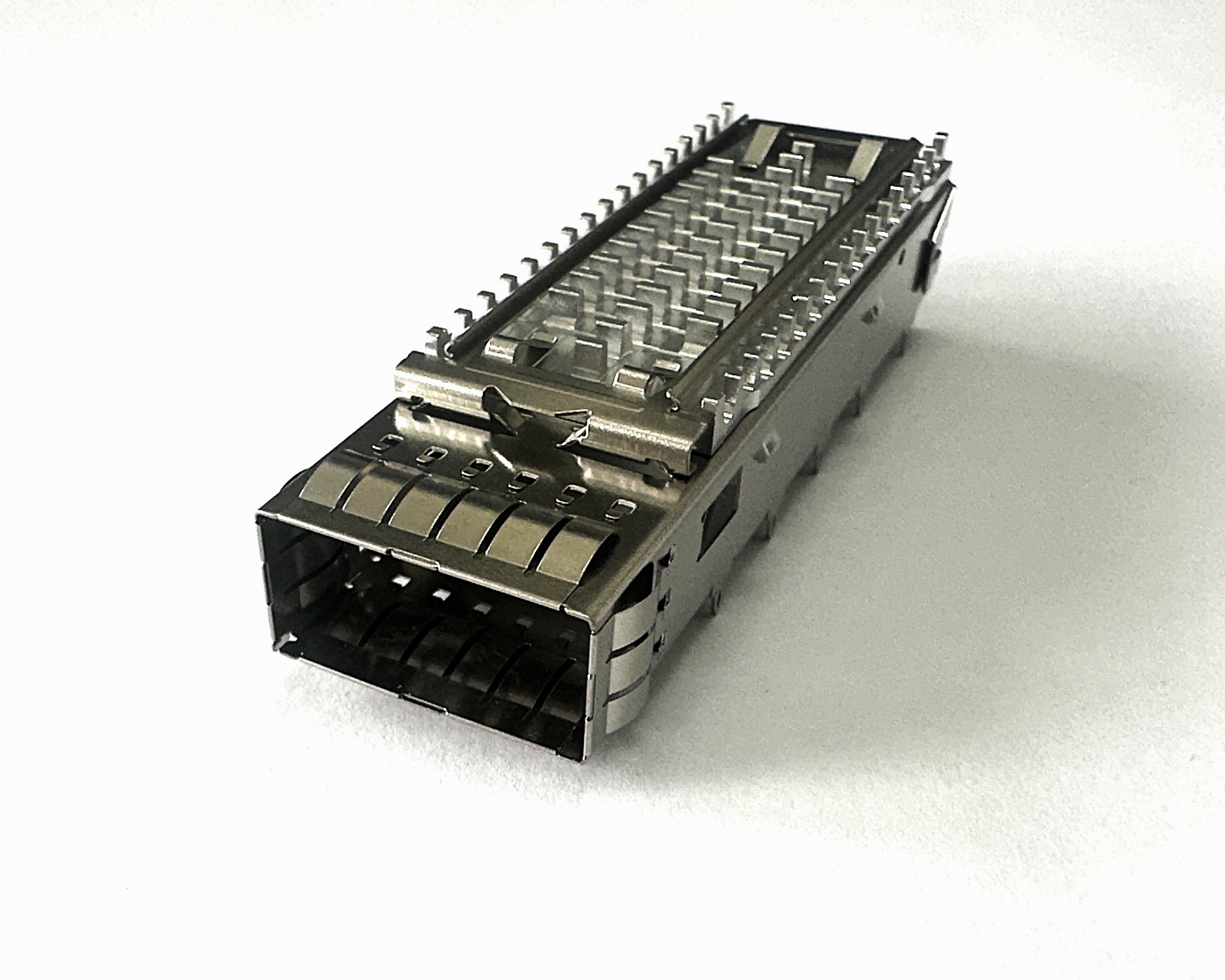 ASP06-6511102YAE-H (QSFP28 1x1 Cage With Heat Sink)